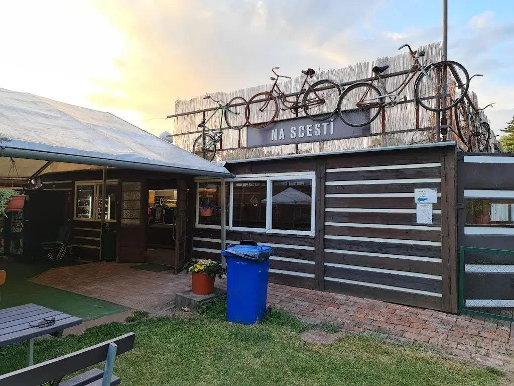 Pavel Rérych_Cyklooáza Na scestí_Černožice_review