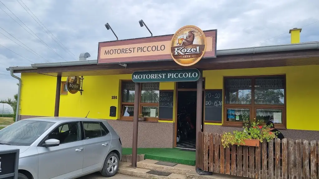 Motorest Piccolo Jawa 590modrošeda ristorante a Černožice