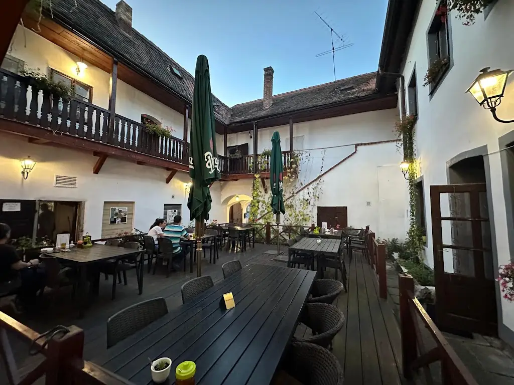 Beijing Restaurant Asia_Český Krumlov_slider_image_3