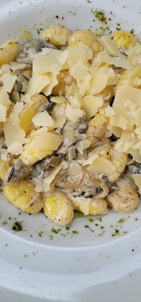 Г М Л_Restaurace Slunce_Černožice_recensione