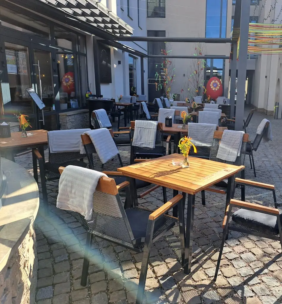 Restaurace Pasáž Dvůr Králové ristorante a Černožice