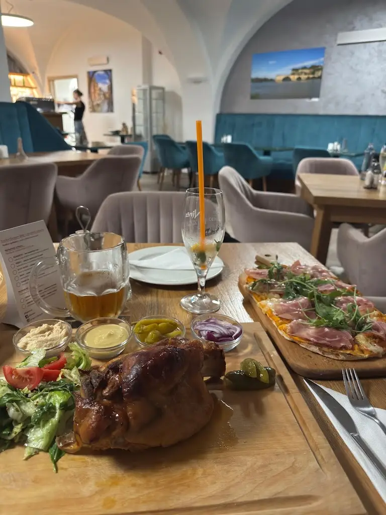 Fresca Restaurant_České Meziříčí_slider_image_3