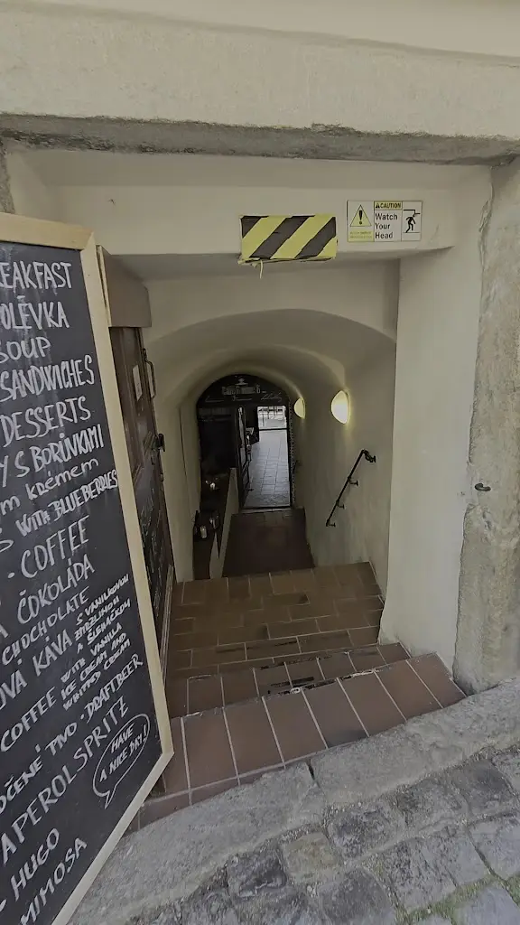 Abdulelah Alabsi_Kafemlejnek_Český Krumlov_review