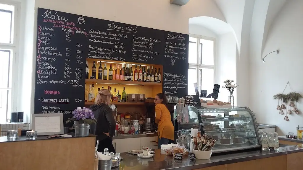 Katarína Garajová_Café Dientzenhofer_Broumov_review