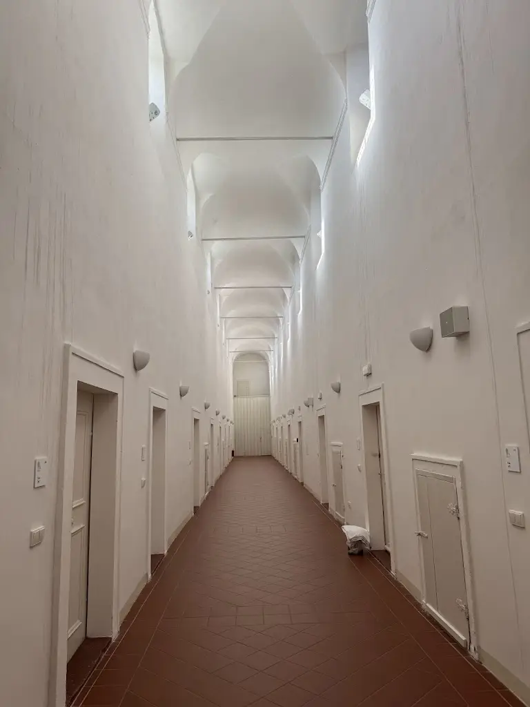 Tomasz Górski_Dům hostů_Broumov_review