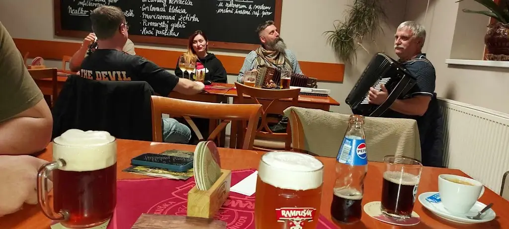 Hana Pohlová_Pivovarská hospůdka s bowlingem Rampušák_Dobruška_review