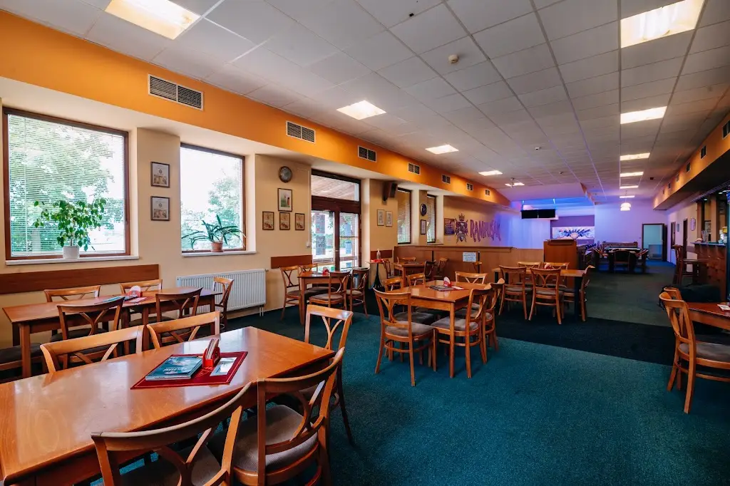 Pivovarská hospůdka s bowlingem Rampušák ristorante a Dobruška