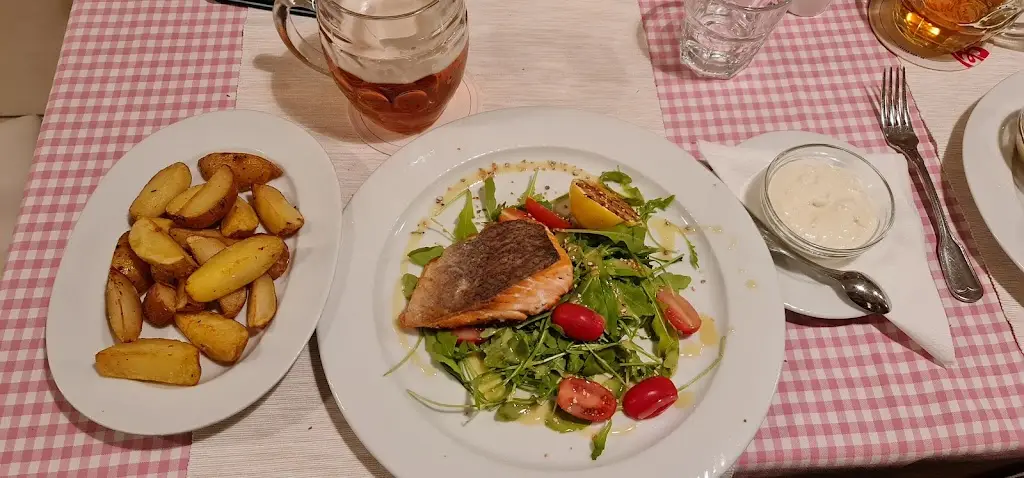 Imran Akbar_Zámecká restaurace_Chlumec nad Cidlinou_recensione