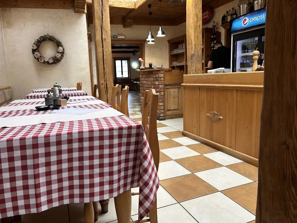 Zámecká restaurace_Chlumec nad Cidlinou_slider_image_3