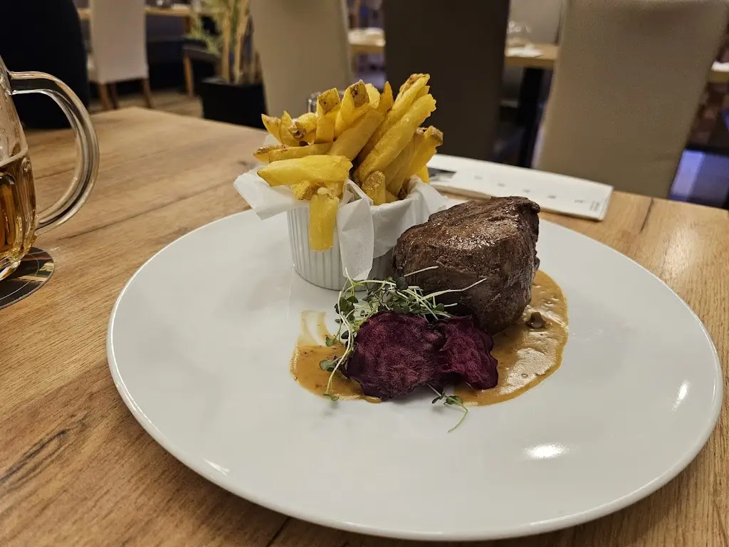 Mike Ruth_Hotel Grand_Chlumec nad Cidlinou_review