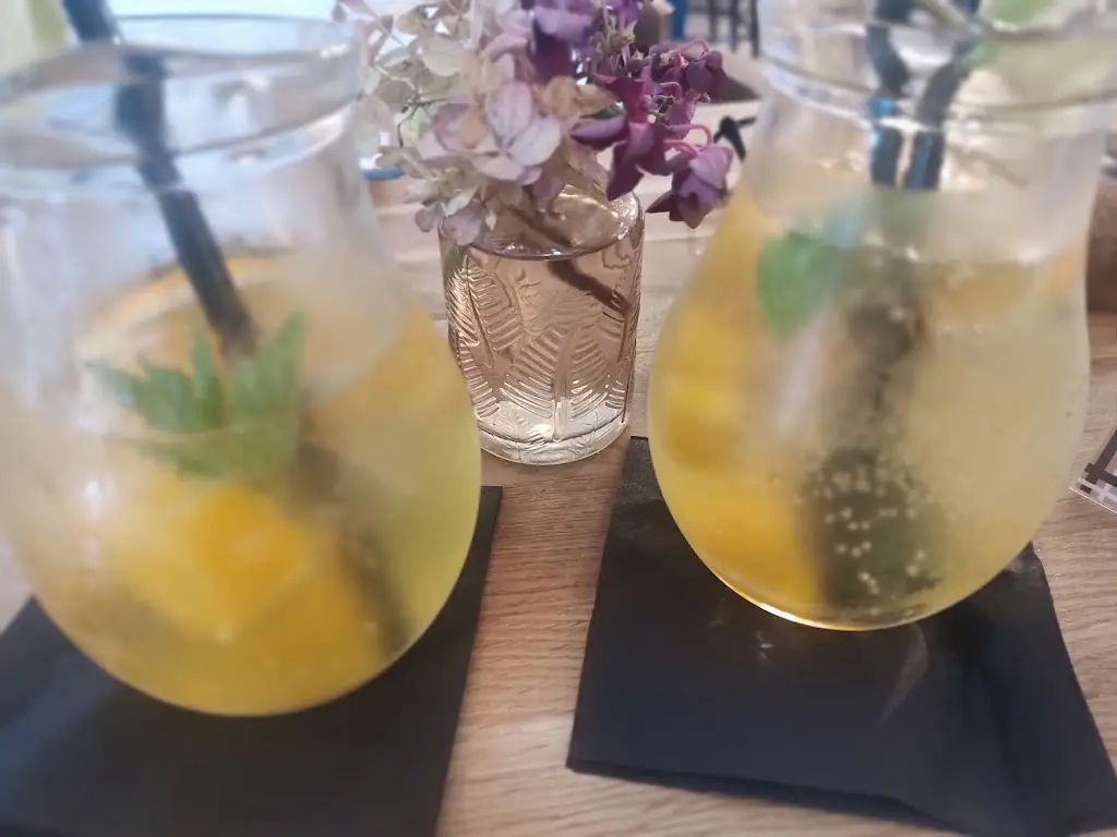 Martina Kukalova_LUCKY CAFÉ CHLUMEC_Chlumec nad Cidlinou_review