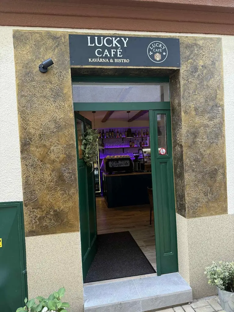 LUCKY CAFÉ CHLUMEC ristorante a Chlumec nad Cidlinou