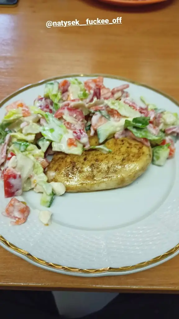 Tomáš Nedavaška_Školní Jídelna_Chlumec nad Cidlinou_review