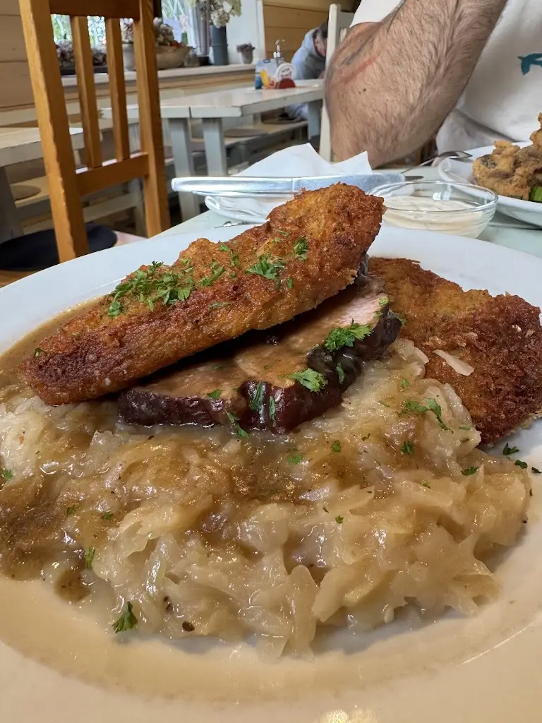 Petr Barnabáš Jurič_Motorest u Rychtáře_Chlumec nad Cidlinou_review