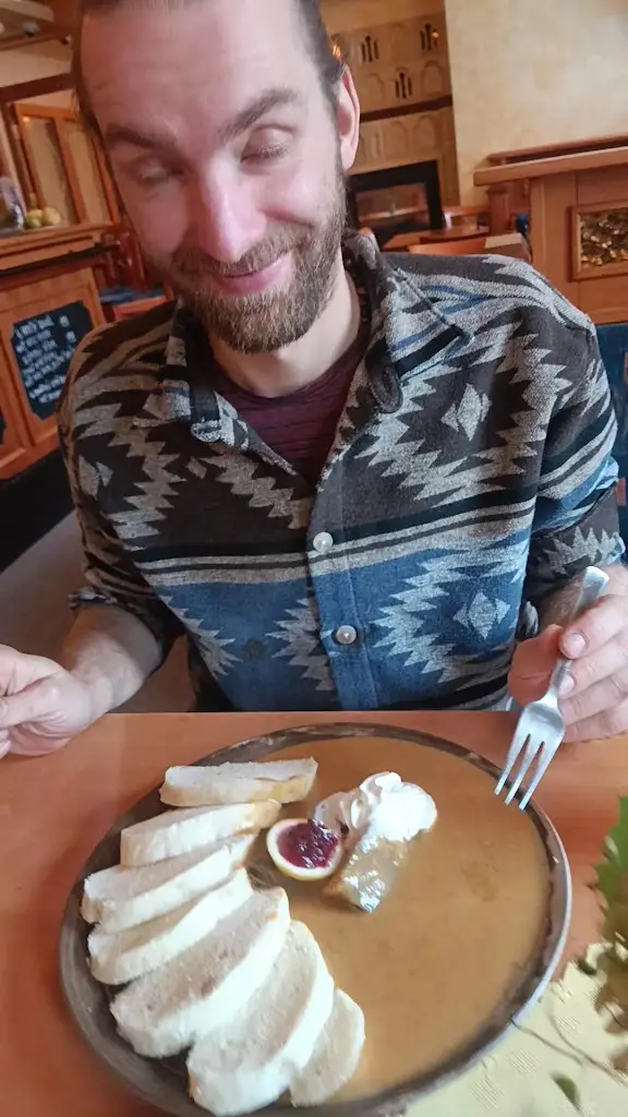 Vera WOOD_Restaurace A Cukrárna U Pastvů_Dvůr Králové nad Labem_recensione