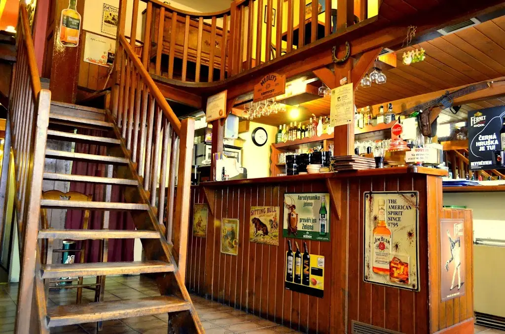 Restaurace Country saloon Dvůr Králové ristorante a Dvůr Králové nad Labem