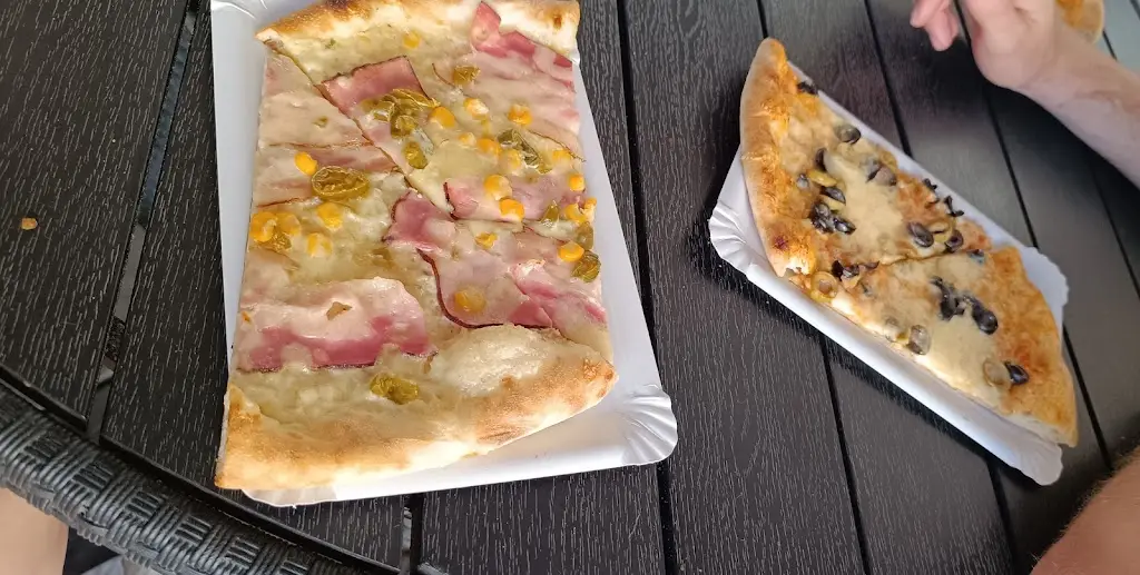 Pizzerie Calabria Dvůr Králové nad Labem_Dvůr Králové nad Labem_slider_image_3