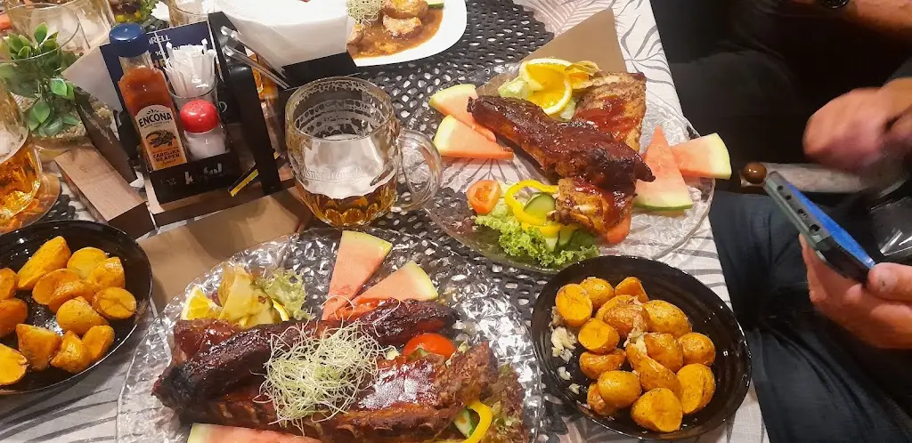 Steak bar Tropical._Česká Skalice_slider_image_3