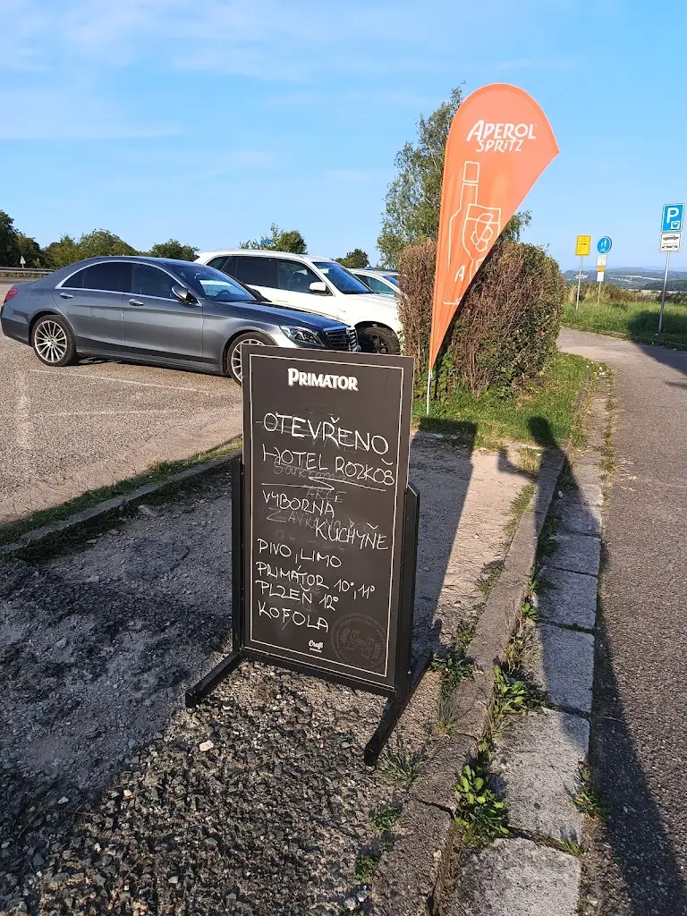 Restaurace hotelu Rozkoš_Česká Skalice_slider_image_3