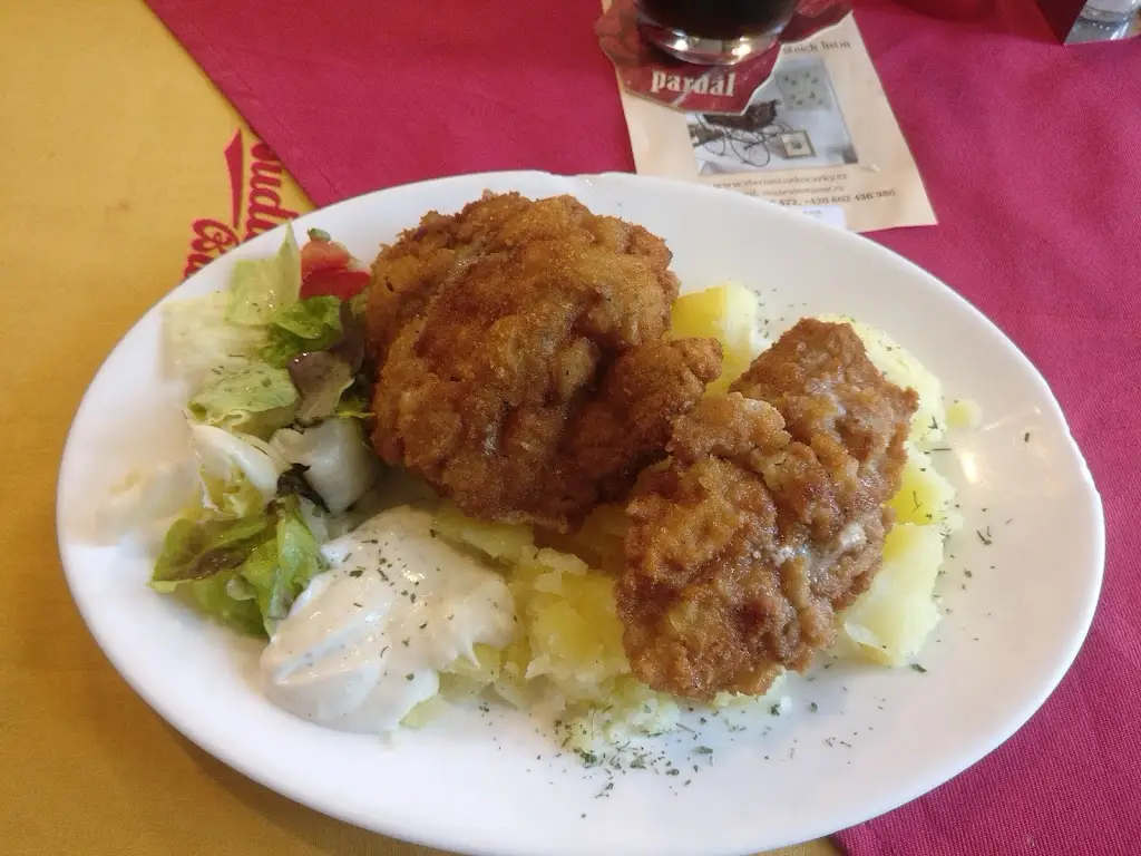 Oliver Trojovský_Motorest Na Bojišti_Česká Skalice_review