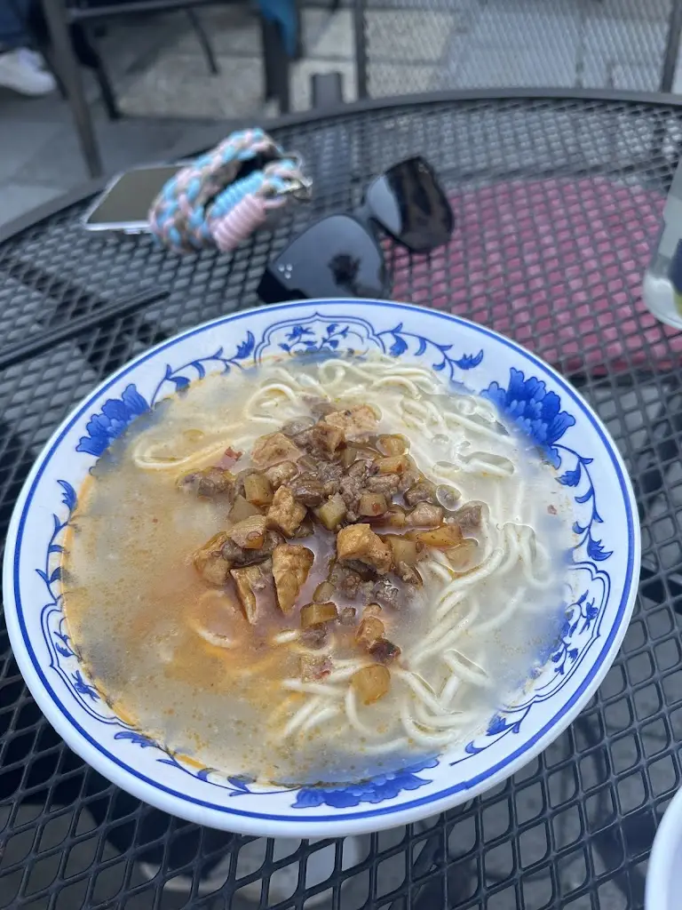 Joanne Yee_上海饭店 SHANGHAI RESTAURANT_Český Krumlov_review