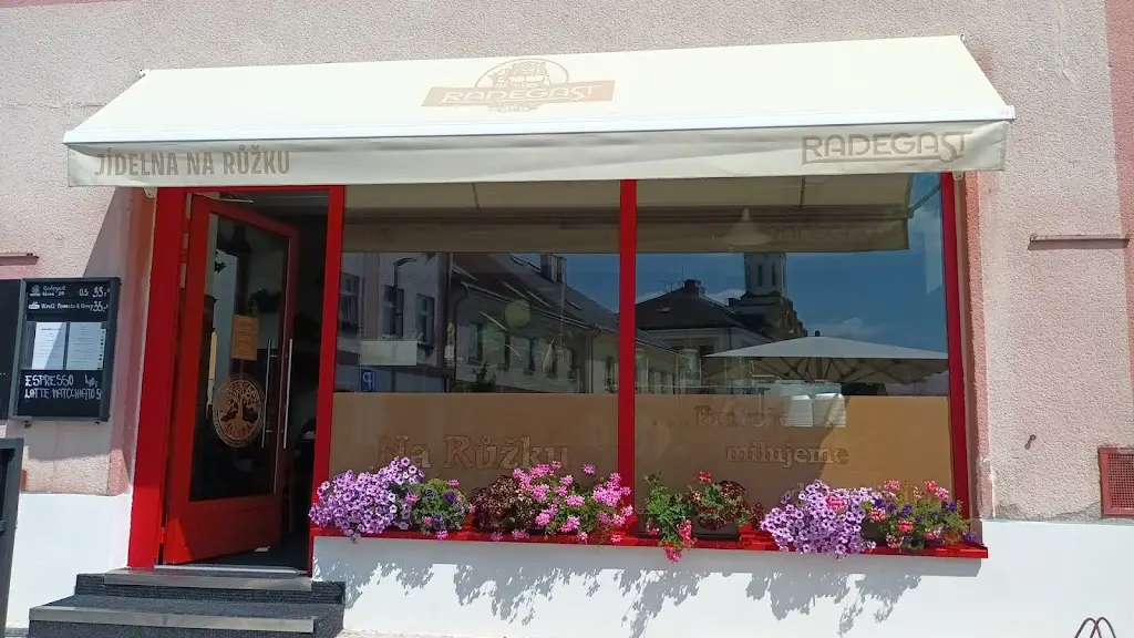 Josef Herynek_Jídelna Na Růžku_Česká Skalice_recensione