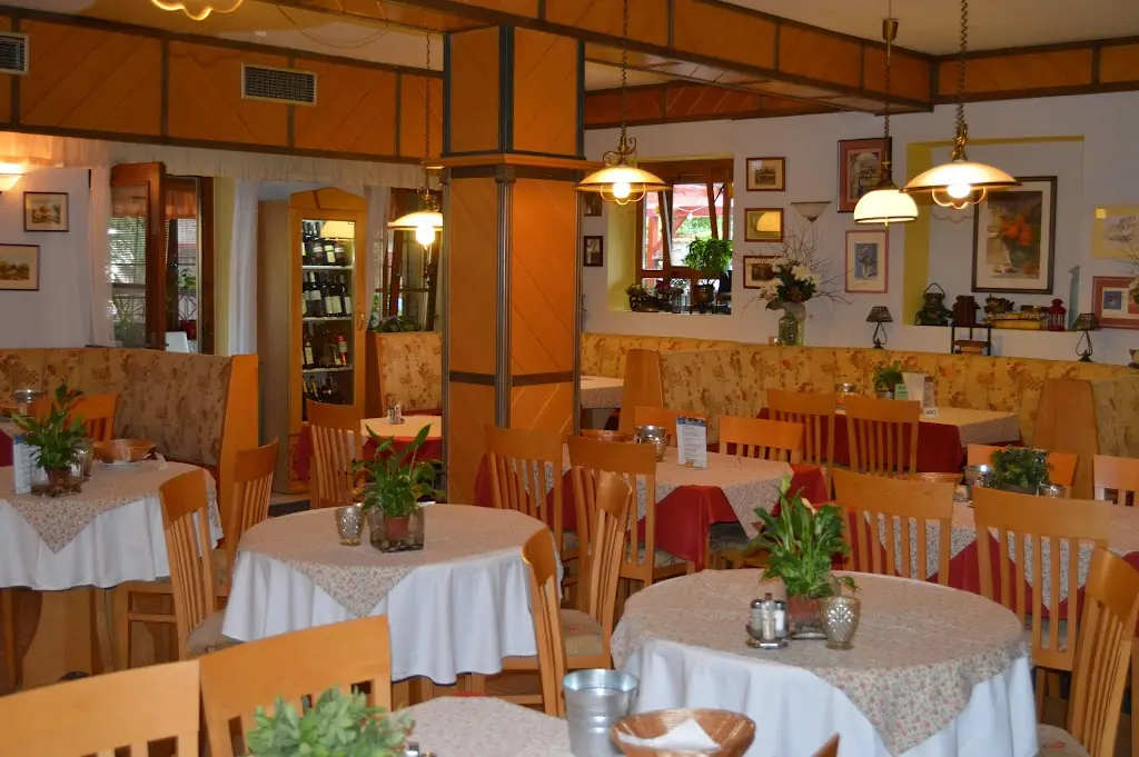 Restaurace Maxant restaurant in Frymburk