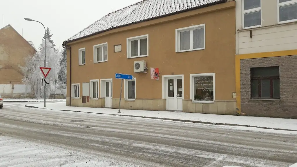 Jídelnička Na růžku_Hořice_slider_image_3