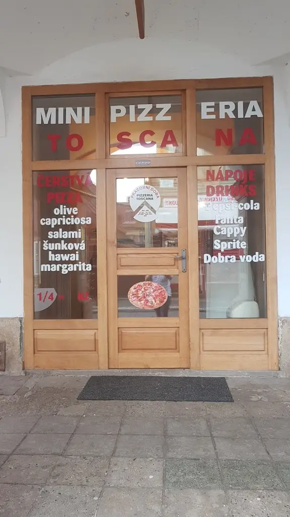 Pizzeria Toscana u Chimiho ristorante a Hostinné
