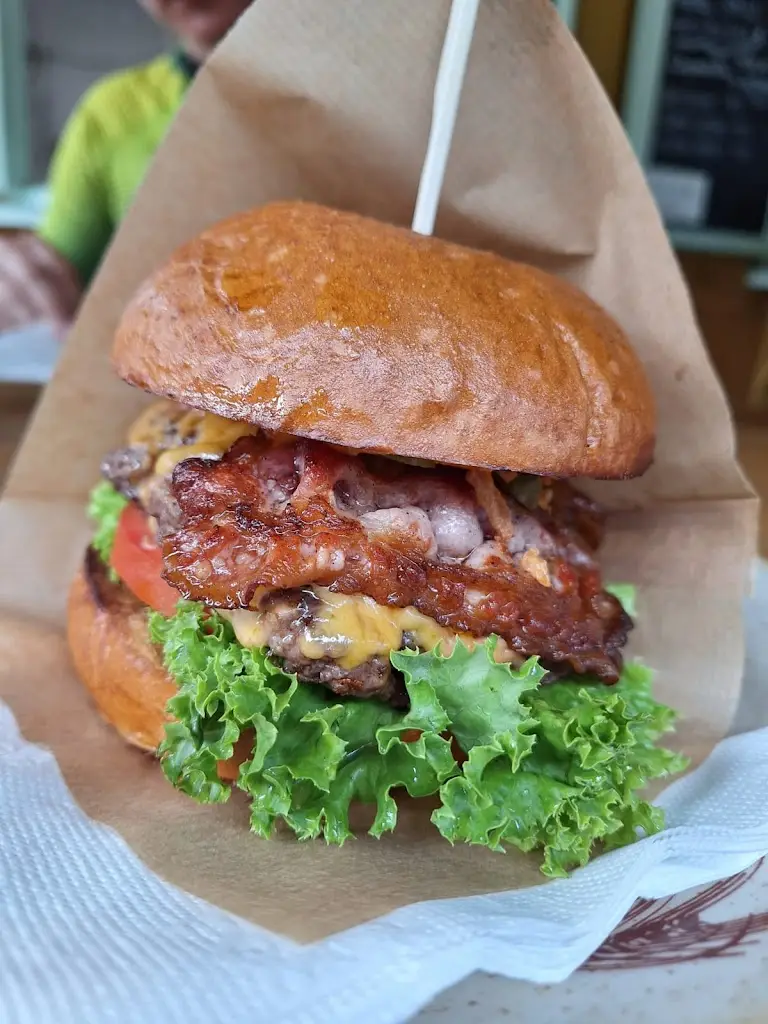 Kelly Weber_Vřesná kiosek_Frymburk_review