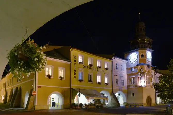 Městský hotel a restaurace Dorinka restaurant in Hostinné