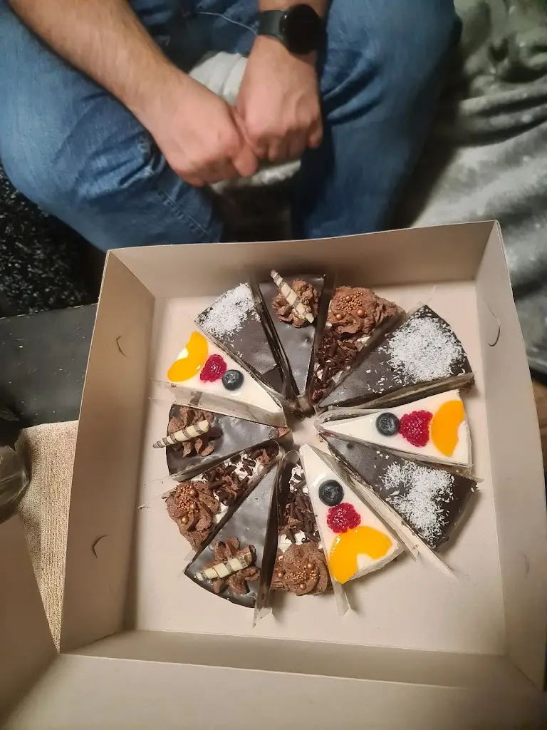 Frank Hanzlicek_Cukrárna Kavárna Davídek_Hostinné_review