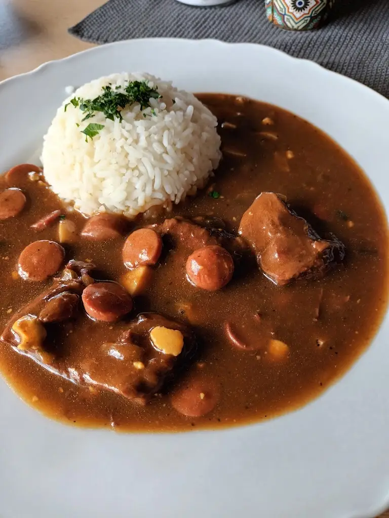 Michal Bartášek_Obecní restaurace Chotěvice_Hostinné_review