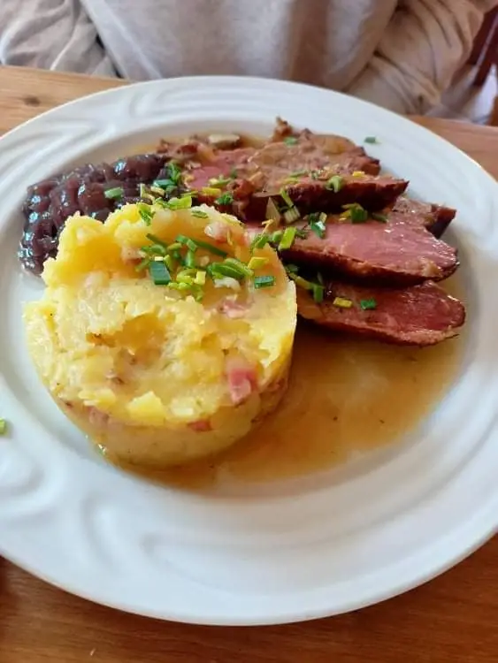 Liana Kralickova_Hospoda U Kubíků_Hronov_review