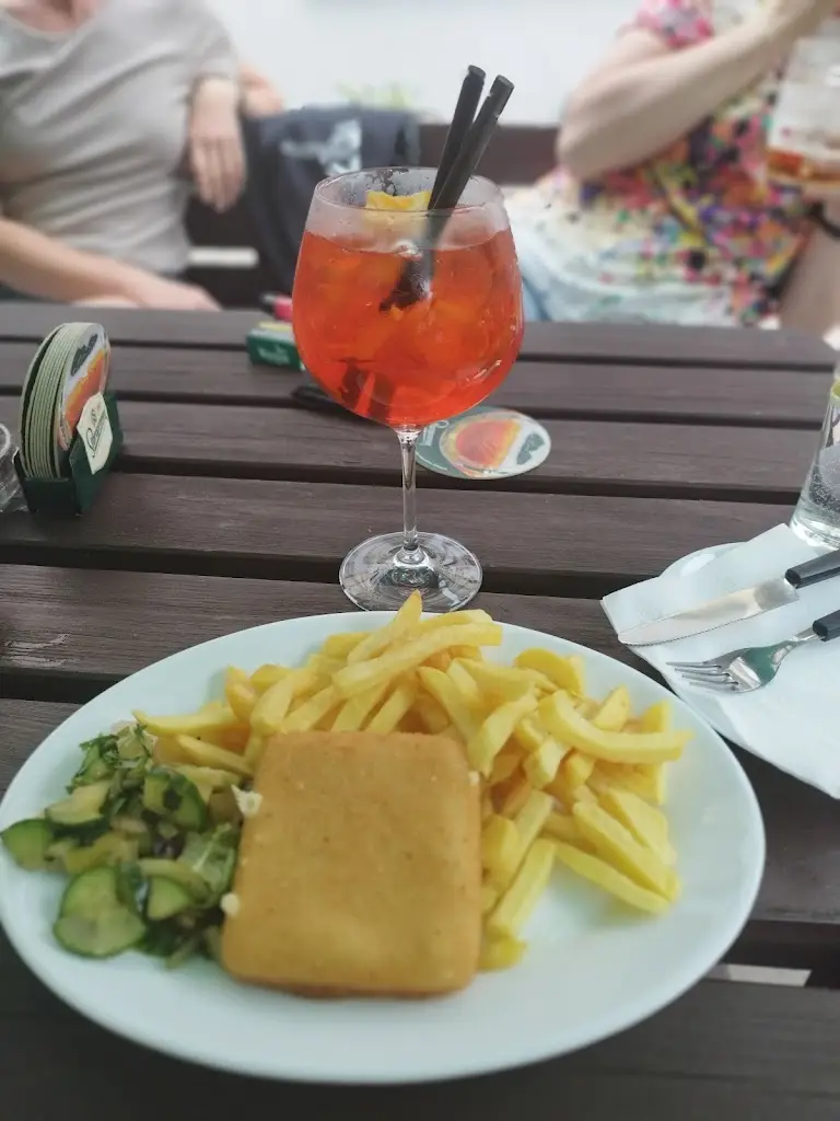 Anita 007_Ráj piva_Hronov_review