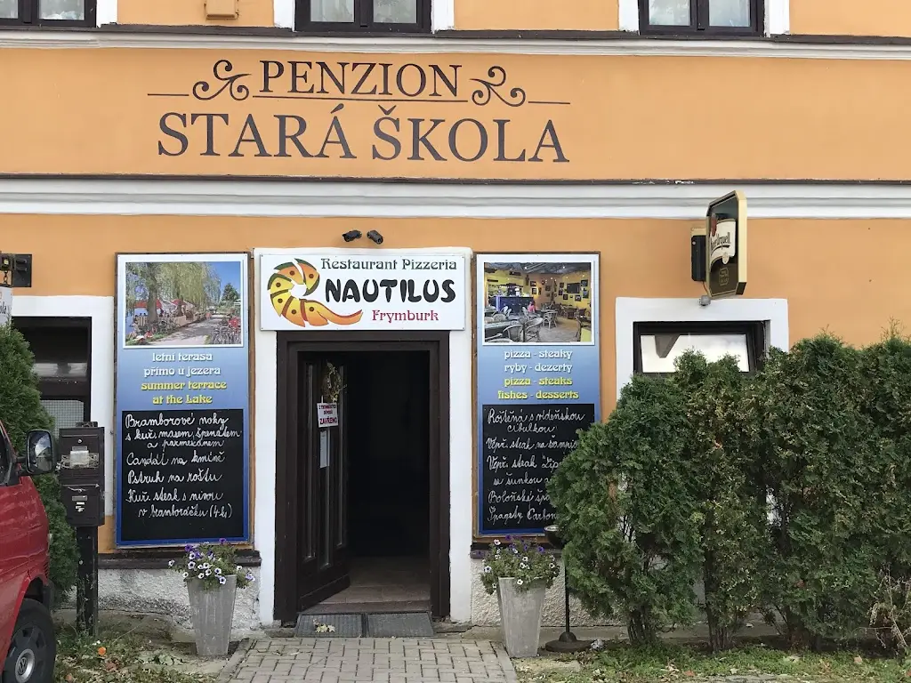 Stará škola restaurant in Frymburk