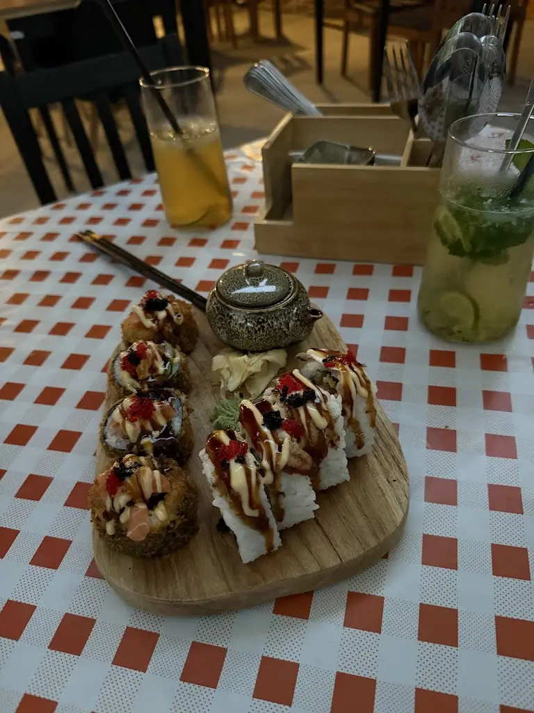 Jakub Olšanský_DEN, asijská restaurace Kostelec n. Orl._Kostelec nad Orlicí_recensione