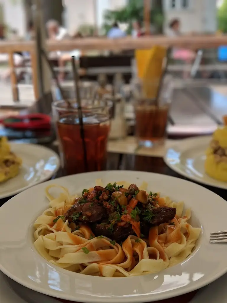 D. S._Toniova zámecká kavárna_Kostelec nad Orlicí_review