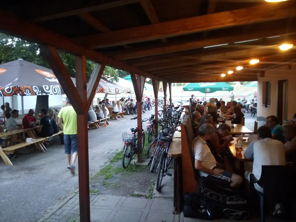 F-klub_Kostelec nad Orlicí_slider_image_3