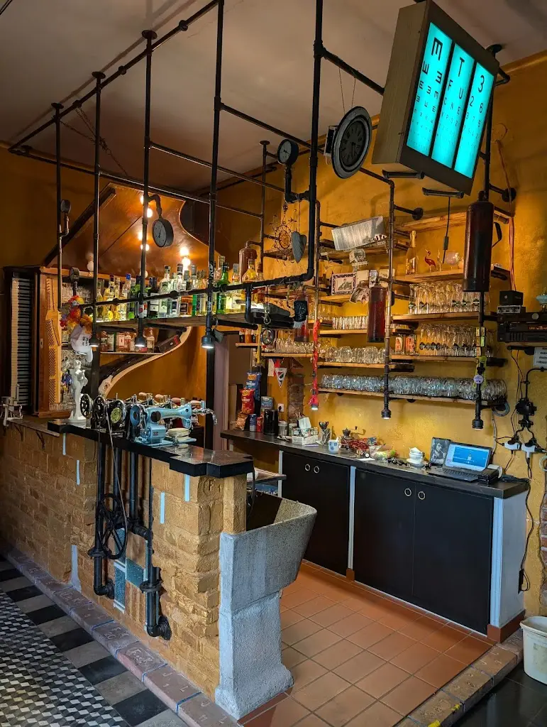 Vaclav Palan_HARABURDI Recyclart Hotel_Kostelec nad Orlicí_recensione