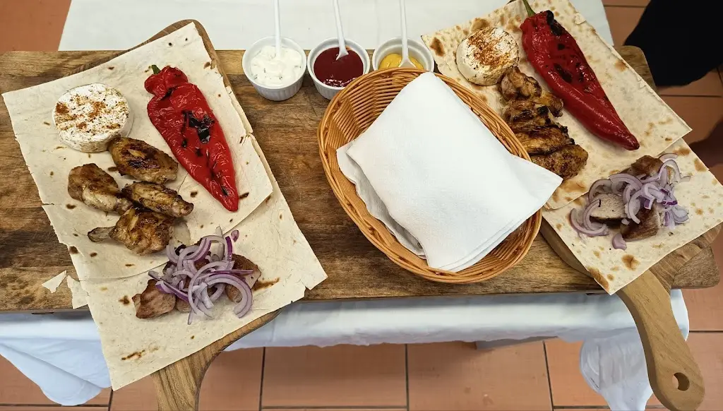 Srub U Kotvy ristorante a Frymburk