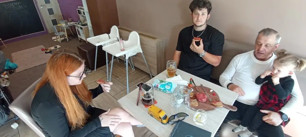 Radoslav Daneš_Kafe Zavadilka_Jaroměř_review