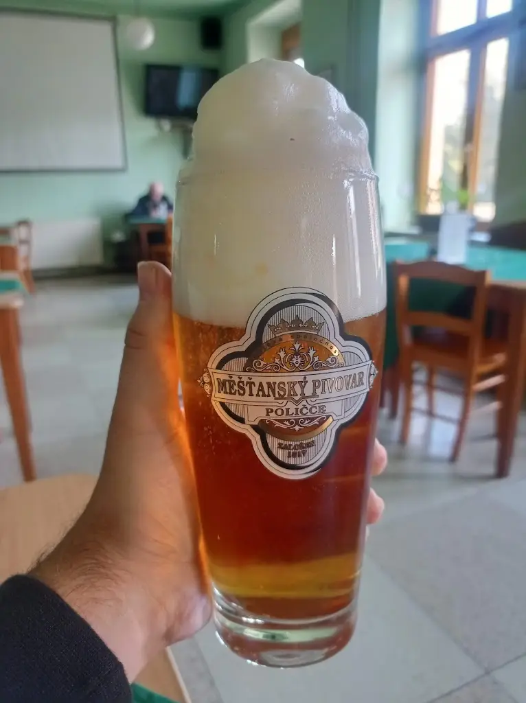 Víťa Knejp_U Hrušků_Jaroměř_review