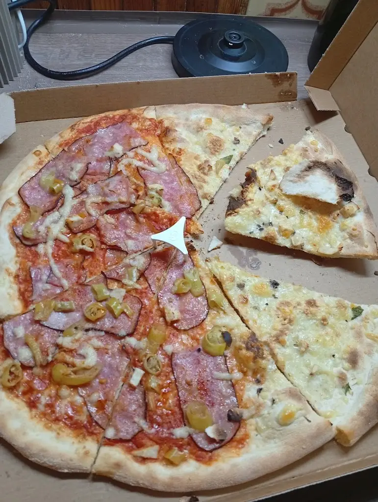 Pizza Tropea_Jaroměř_slider_image_2