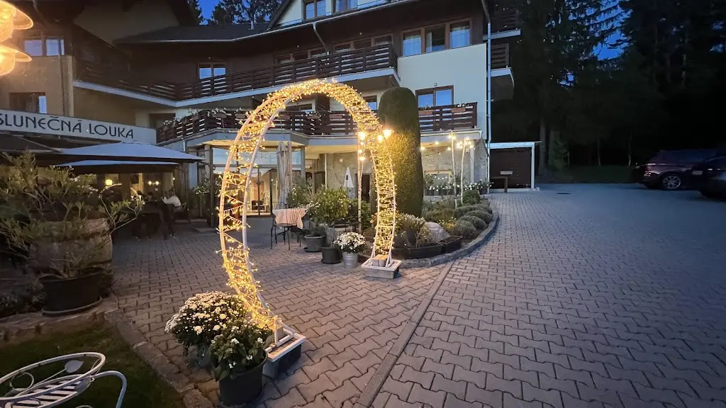 Peter B_RESTAURACE SLUNEČNÁ LOUKA_Frymburk_review