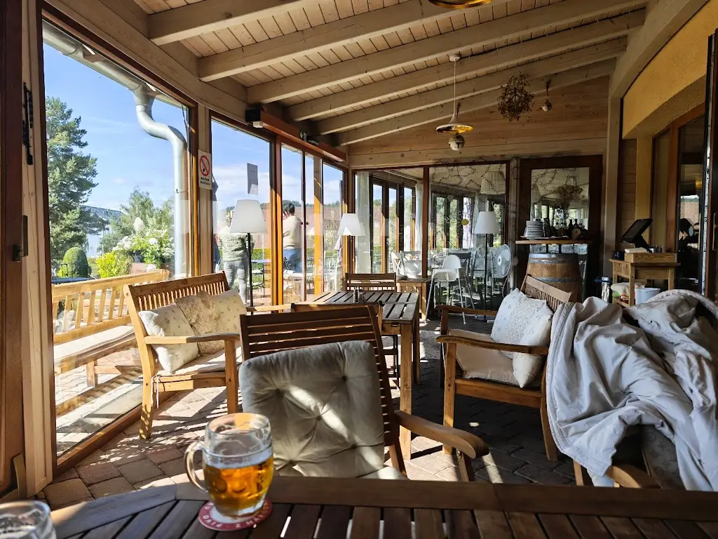 RESTAURACE SLUNEČNÁ LOUKA_Frymburk_slider_image_3