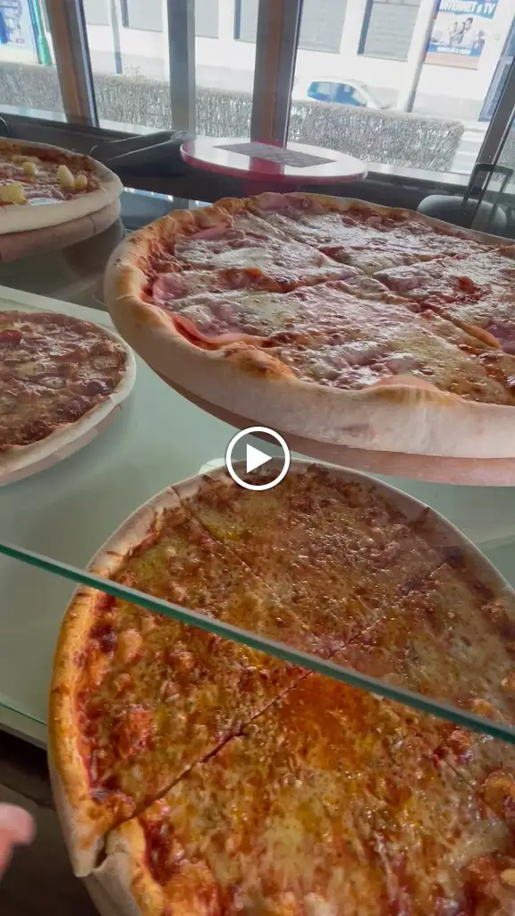 Pizzeria NELA Jaroměř_Jaroměř_slider_image_2