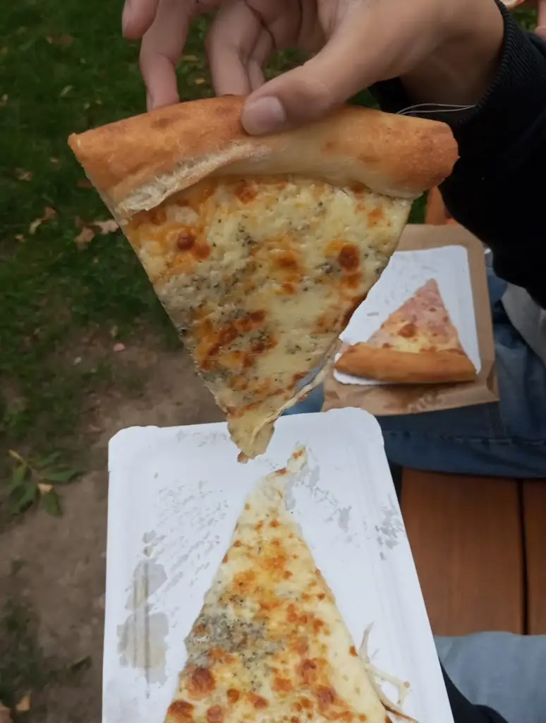 RUD'S PIZZA_Blatná_slider_image_3