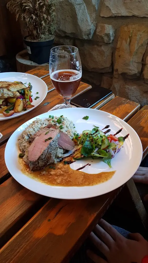 Stanisław Cieślewicz_Restaurace Obecní Dům_Machov_recensione