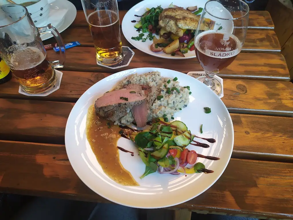 Szymon Kujawa_Restaurace Obecní Dům_Machov_recensione